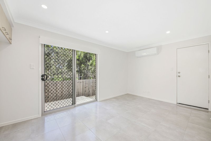 Photo - 2/7 Goodwin Close, Park Ridge QLD 4125 - Image 3