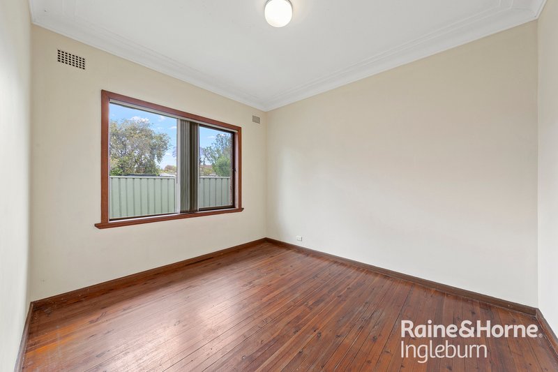 Photo - 27 Gordon Avenue, Ingleburn NSW 2565 - Image 6