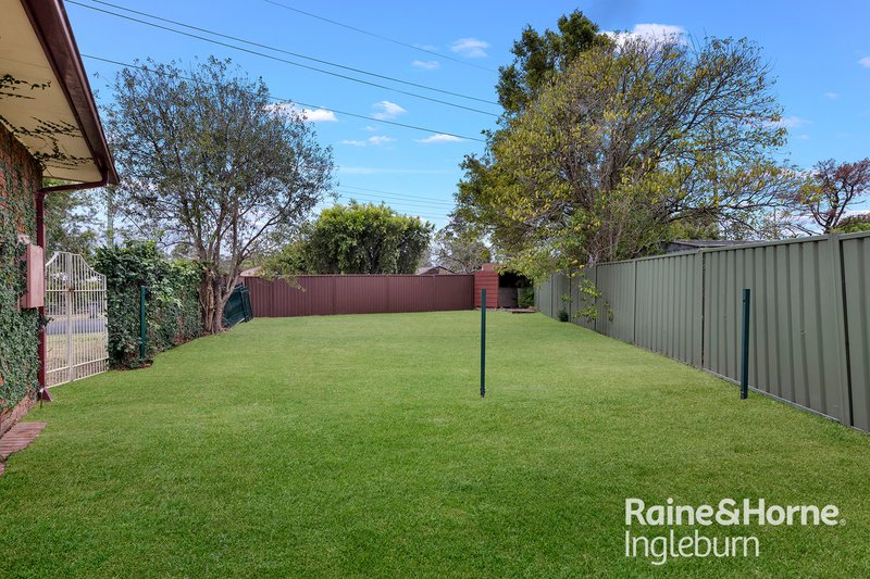 Photo - 27 Gordon Avenue, Ingleburn NSW 2565 - Image 10