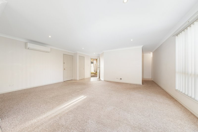 Photo - 2/7 Gosford Avenue, The Entrance NSW 2261 - Image 3