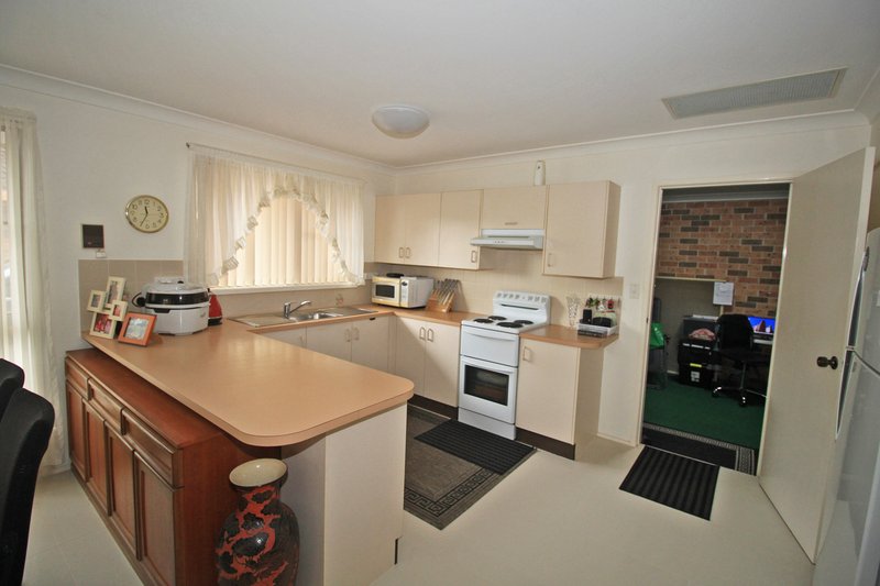 Photo - 2/7 Gow Place, Laurieton NSW 2443 - Image 6