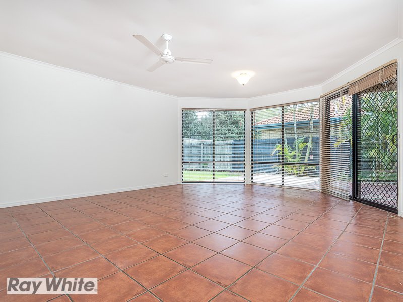 Photo - 27 Grampion Circuit, North Lakes QLD 4509 - Image 8