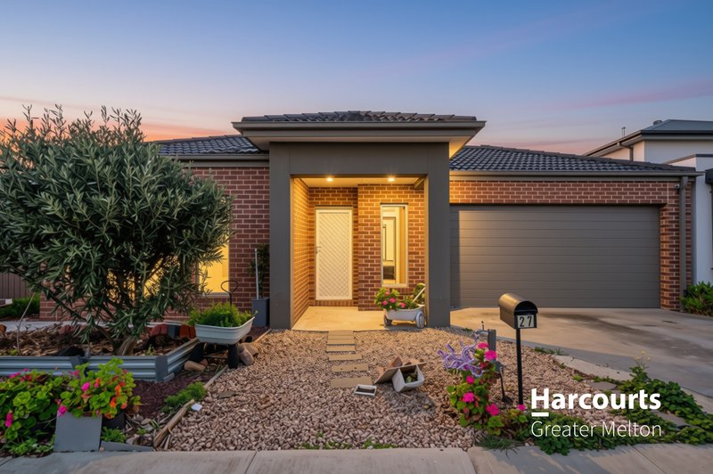 Photo - 27 Granholm Grove, Harkness VIC 3337 - Image 1