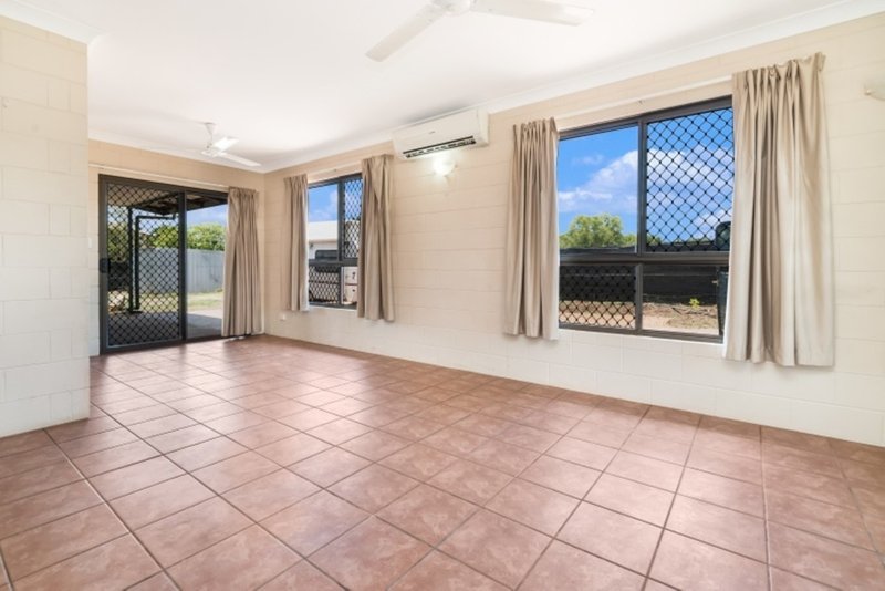 Photo - 27 Granites Drive, Rosebery NT 0832 - Image 7