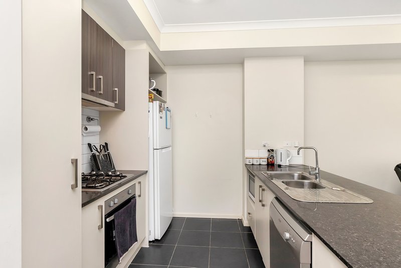 Photo - 27 Grantham Walk, Williams Landing VIC 3027 - Image 7