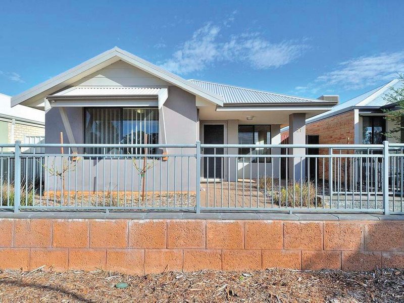 Photo - 27 Grassdale Parkway, Ellenbrook WA 6069 - Image 4