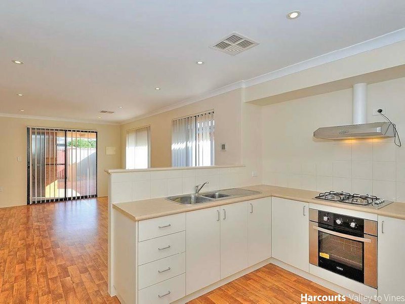 Photo - 27 Grassdale Parkway, Ellenbrook WA 6069 - Image 9