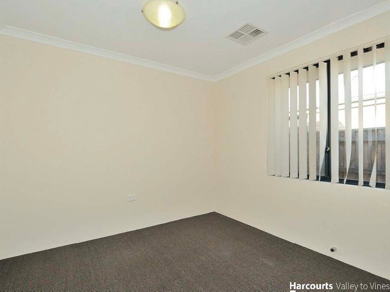 Photo - 27 Grassdale Parkway, Ellenbrook WA 6069 - Image 14