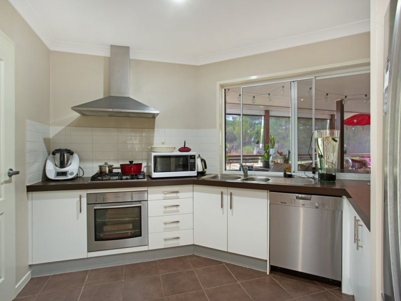 Photo - 27 Grasslands Crescent, Reedy Creek QLD 4227 - Image 2