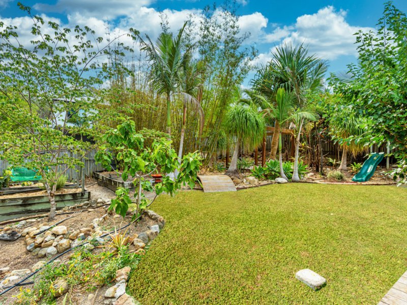 Photo - 27 Grasslands Crescent, Reedy Creek QLD 4227 - Image 4