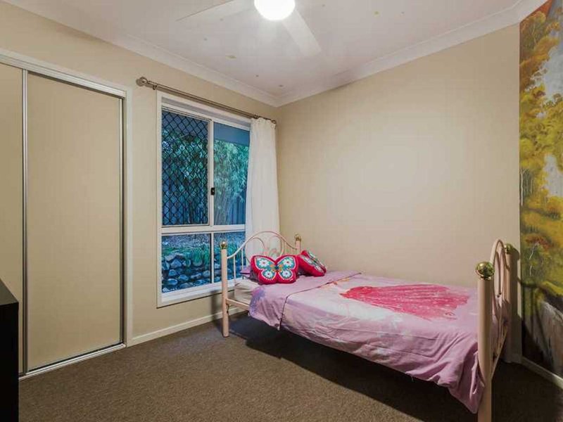 Photo - 27 Grasslands Crescent, Reedy Creek QLD 4227 - Image 11