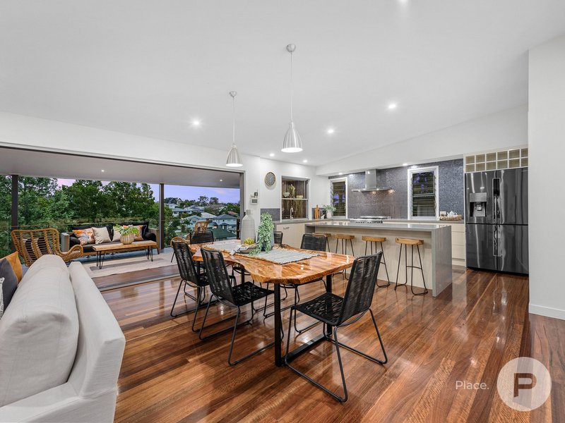 Photo - 27 Gristock Street, Coorparoo QLD 4151 - Image 2