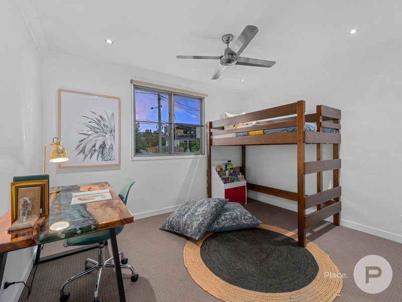 Photo - 27 Gristock Street, Coorparoo QLD 4151 - Image 11