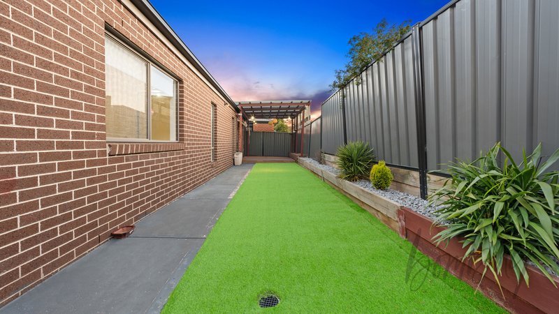 Photo - 27 Groveton Street, Craigieburn VIC 3064 - Image 18