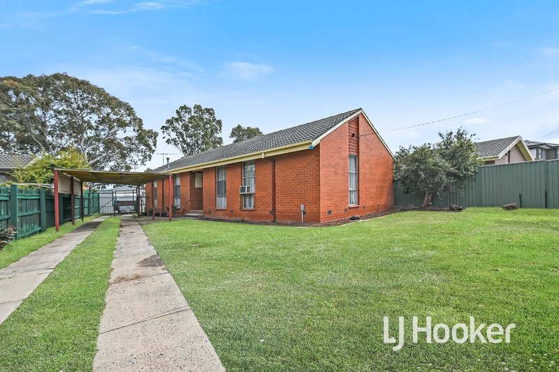 Photo - 27 Hallam Road, Hampton Park VIC 3976 - Image 2