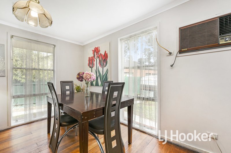 Photo - 27 Hallam Road, Hampton Park VIC 3976 - Image 4