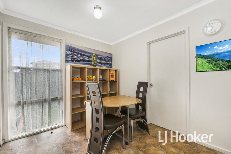 Photo - 27 Hallam Road, Hampton Park VIC 3976 - Image 9