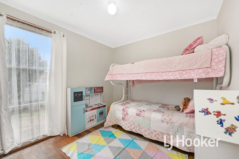 Photo - 27 Hallam Road, Hampton Park VIC 3976 - Image 12