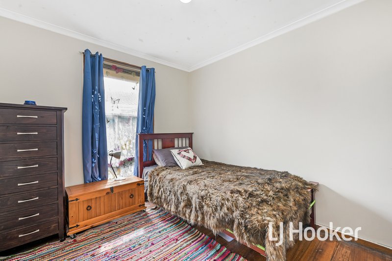 Photo - 27 Hallam Road, Hampton Park VIC 3976 - Image 13