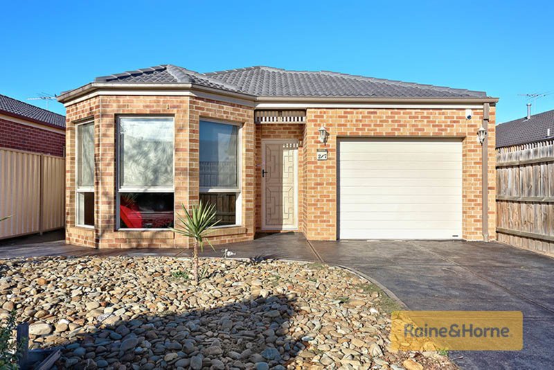 2/7 Harrington Drive, Melton West VIC 3337