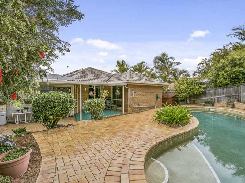 Photo - 27 Hastings Crescent, Carrara QLD 4211 - Image 2