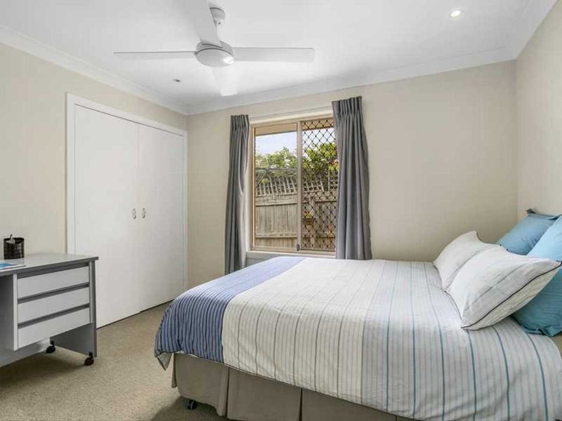 Photo - 27 Hastings Crescent, Carrara QLD 4211 - Image 12