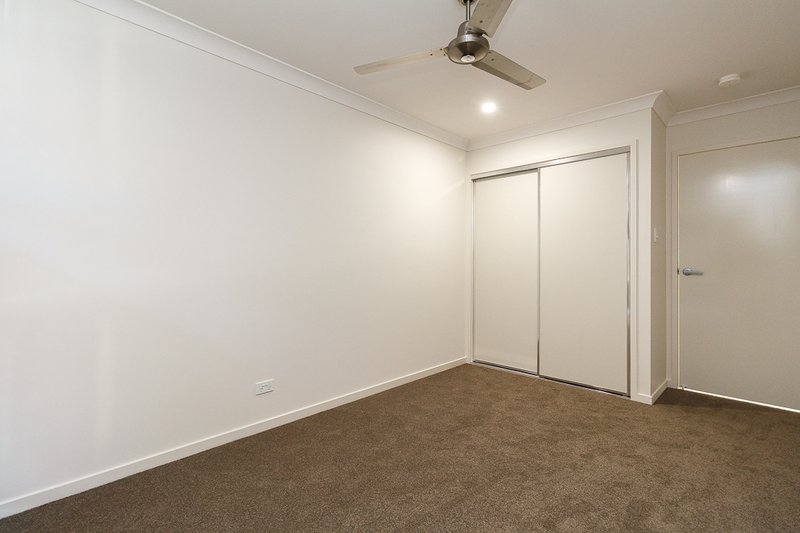 Photo - 27 Haven Drive, Holmview QLD 4207 - Image 7