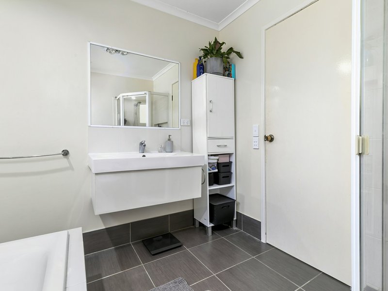 Photo - 27 Hawaii Crescent, Banksia Beach QLD 4507 - Image 9