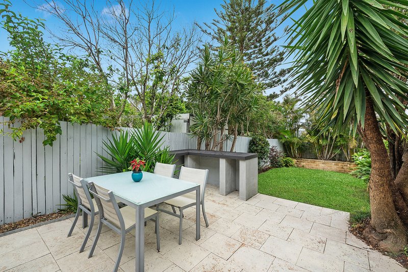 Photo - 27 Headland Road, North Curl Curl NSW 2099 - Image 5