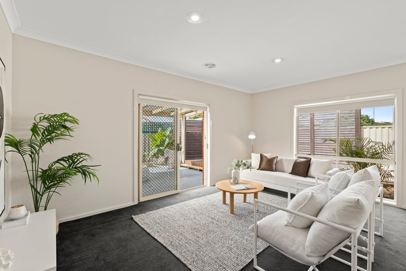 Photo - 2/7 Helmer Crescent, Thomson VIC 3219 - Image 7