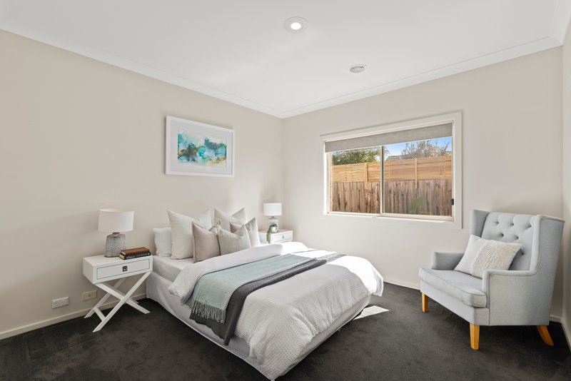 Photo - 2/7 Helmer Crescent, Thomson VIC 3219 - Image 10