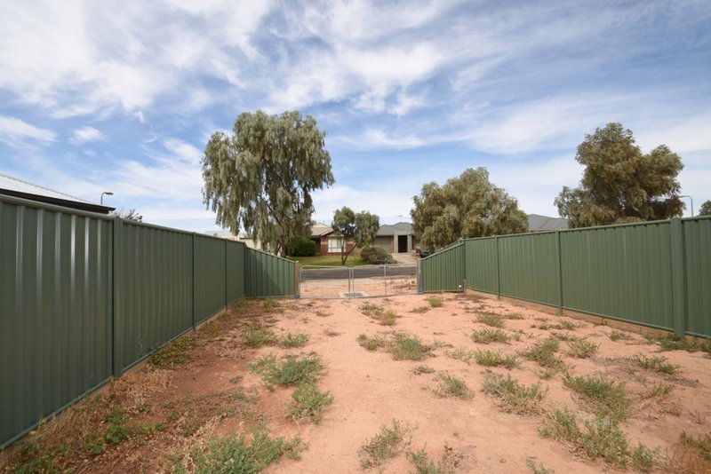 Photo - 27 Herston Drive, Mildura VIC 3500 - Image 4