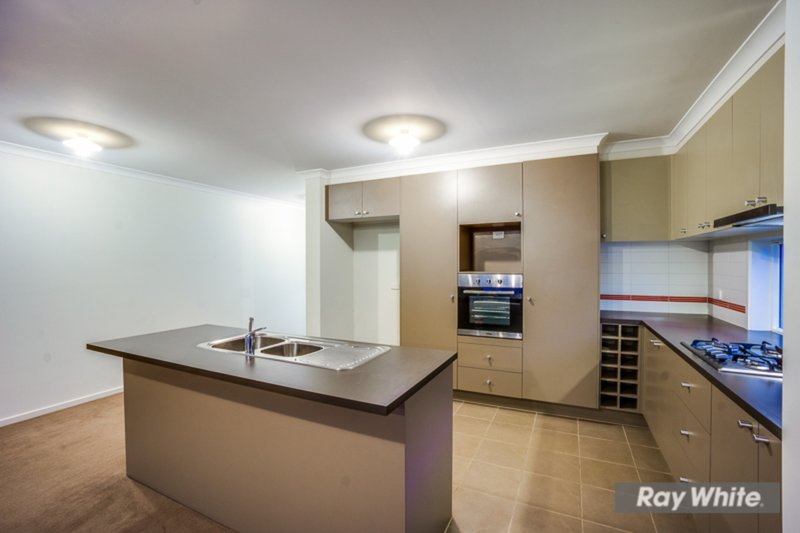 Photo - 27 Higgins Way, Truganina VIC 3029 - Image 4