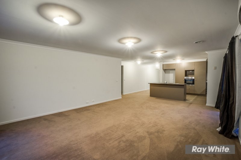 Photo - 27 Higgins Way, Truganina VIC 3029 - Image 6