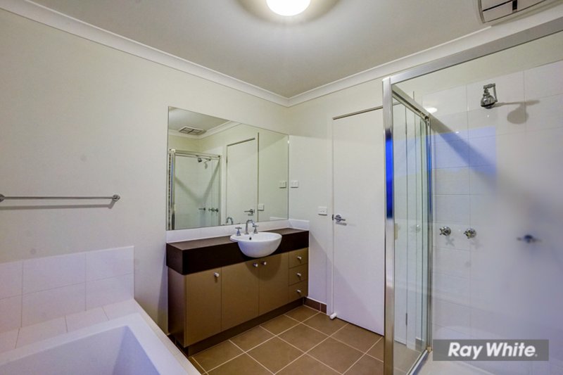 Photo - 27 Higgins Way, Truganina VIC 3029 - Image 7