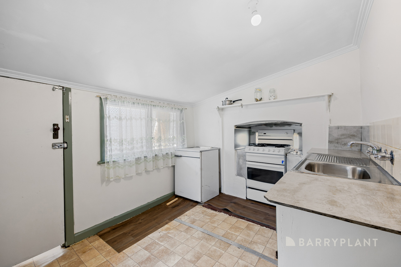 2-bedroom house at 27 Higham Street, Maryborough, VIC 3465, Central Goldfields, Victoria