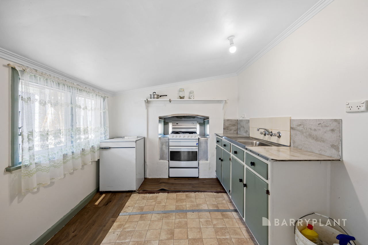 2-bedroom house at 27 Higham Street, Maryborough, VIC 3465, Central Goldfields, Victoria