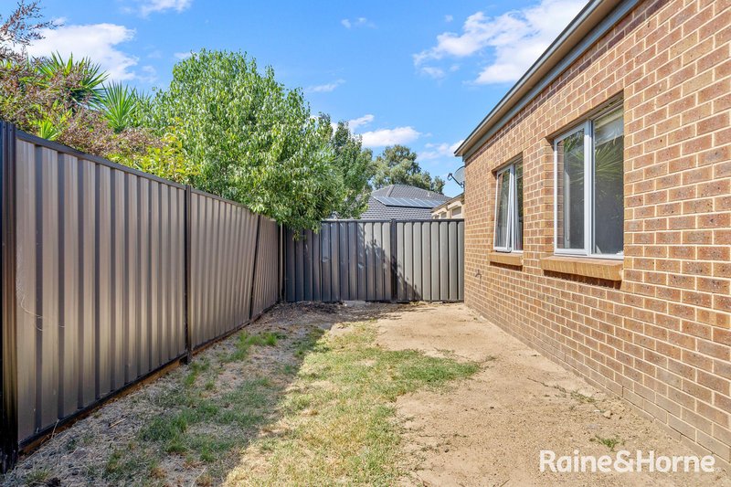 Photo - 27 Highbury Circuit, Craigieburn VIC 3064 - Image 28