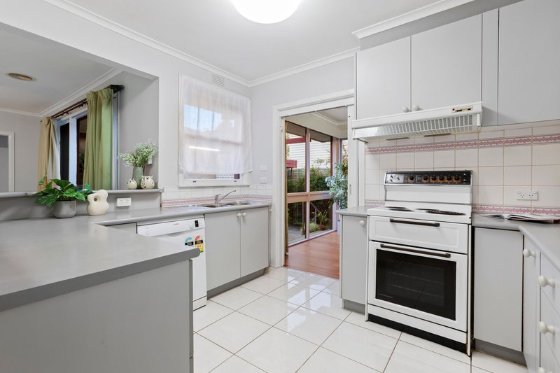 Photo - 27 Hilda Street, Cheltenham VIC 3192 - Image 3