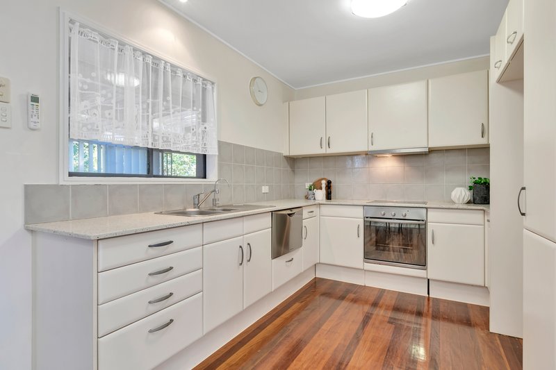 Photo - 27 Hilltop Avenue, Annerley QLD 4103 - Image 5