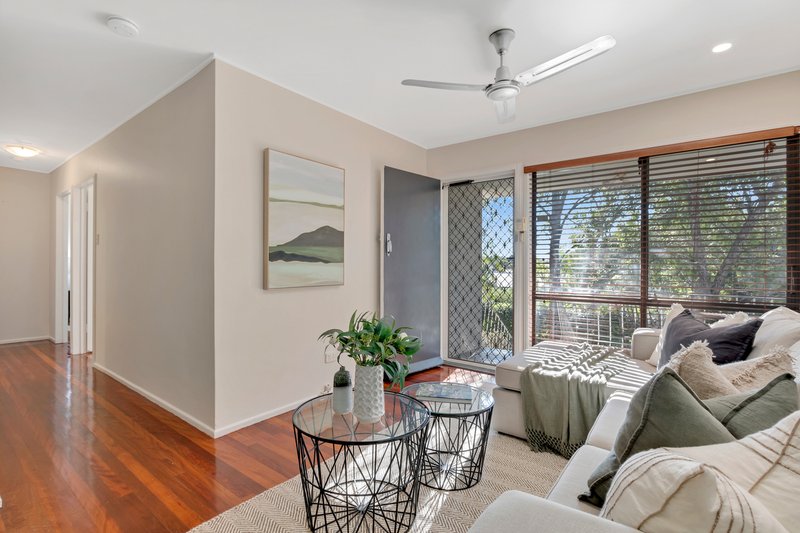 Photo - 27 Hilltop Avenue, Annerley QLD 4103 - Image 6