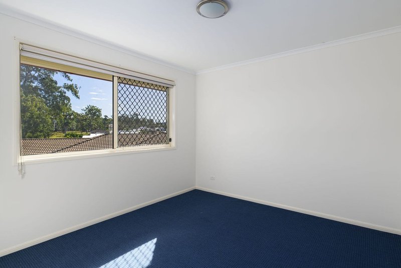 Photo - 27 Hilltop Avenue, Southside QLD 4570 - Image 11