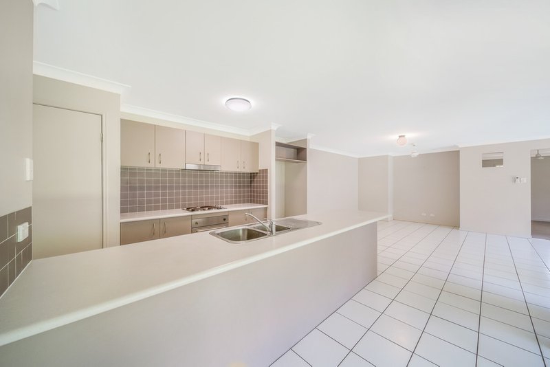 Photo - 27 Hinterland Crescent, Algester QLD 4115 - Image 6