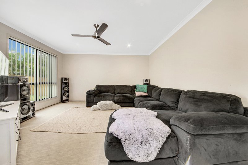 Photo - 27 Holland Street, West Gladstone QLD 4680 - Image 3