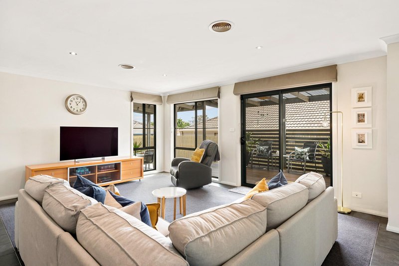 Photo - 27 Hollingsworth Street, Gungahlin ACT 2912 - Image 3