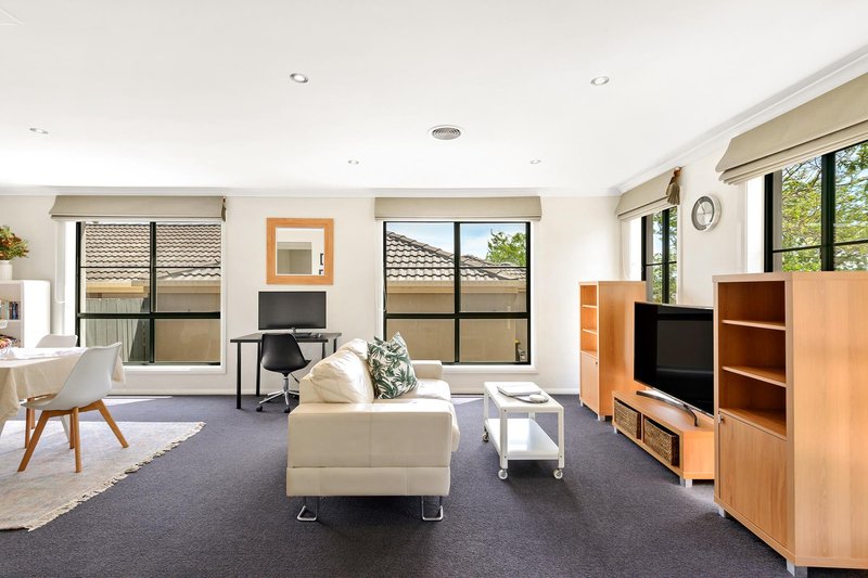 Photo - 27 Hollingsworth Street, Gungahlin ACT 2912 - Image 6