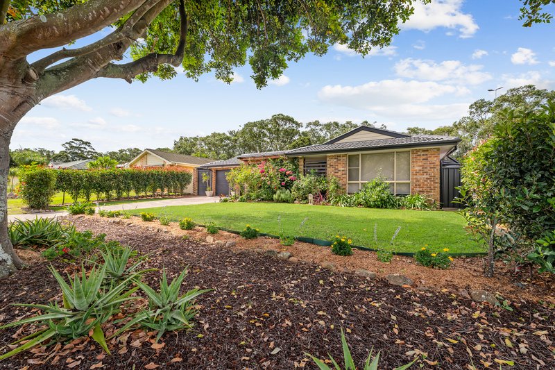 Photo - 27 Hollydeen Avenue, Raymond Terrace NSW 2324 - Image 1