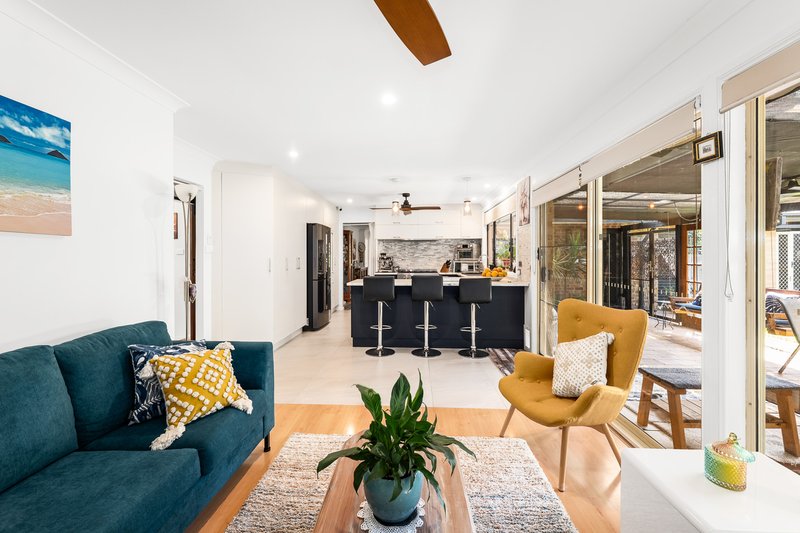 Photo - 27 Hollydeen Avenue, Raymond Terrace NSW 2324 - Image 6