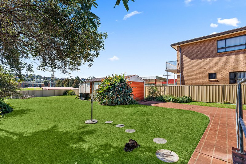 Photo - 27 Hoskins Avenue, Warrawong NSW 2502 - Image 9