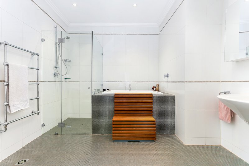 Photo - 27 Hough Street, Bondi Junction NSW 2022 - Image 9